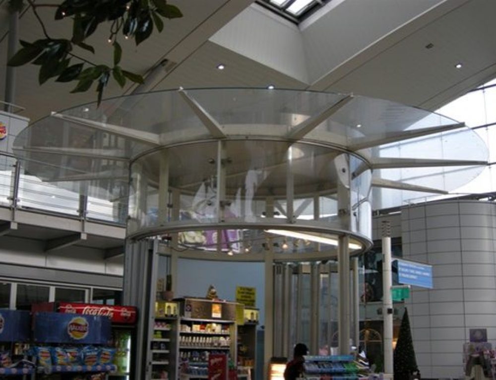 EK10 Fully Enclosed Glass Kiosk Chesterfield Urban Design