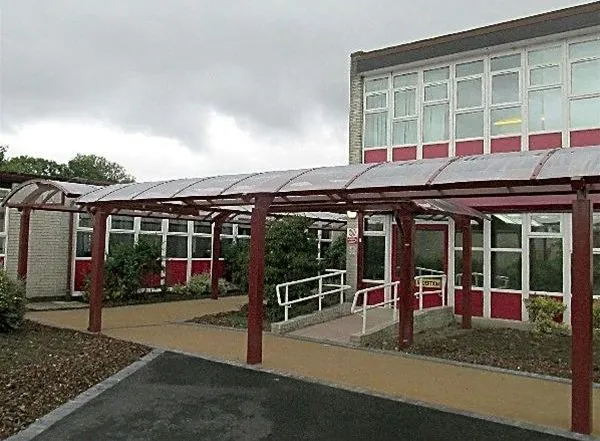 Curved Polycarbonate Roof Walkway Canopy School Hull
