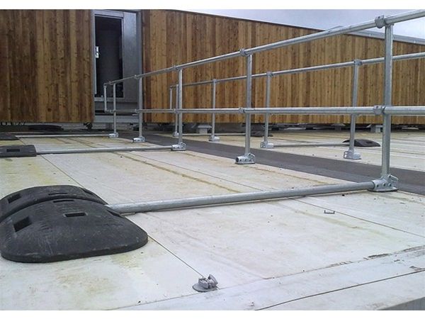 R06 Safety Barrier Metal Railing to Roof Areas