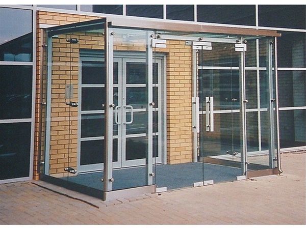 EK07 Fully Enclosed Glass Kiosk to Offices Cranfield