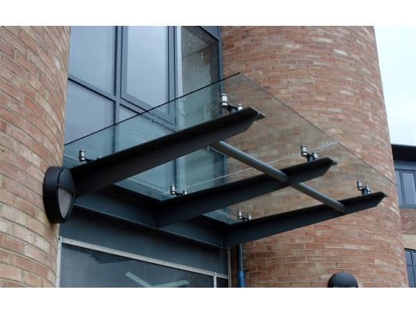SC01 Suspended Glass Canopy Office Newcastle