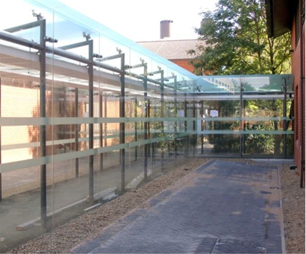 W04 Satin Glazed Enclosed Walkway Offices, South Mimms